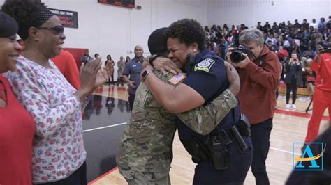 Army Son Surprises Mom At Work After Deployment I Ve Been Planning This For Years Soldier