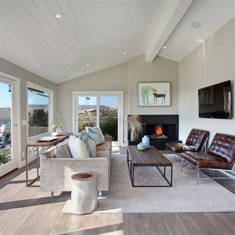 Discover the swiss coffee, one of more than 3,400 paint colors by benjamin moore. walls - pashmina; trim - swiss coffee Benjamin Moore Swiss ...