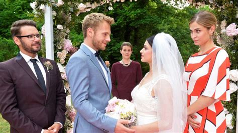 20,249 likes · 5 talking about this. Erste Hochzeitsbilder: So schön ist GZSZ-Emily als Braut ...