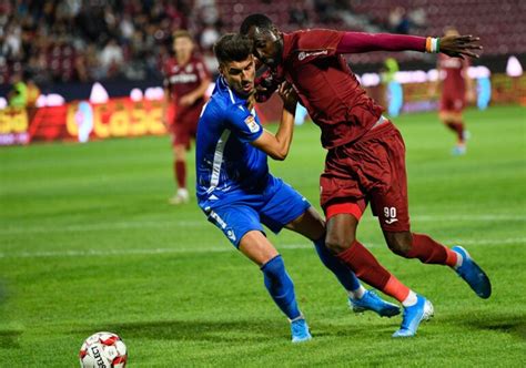 Suntem bucuroşi să vă anunţăm . CFR Cluj a bătut palma cu un atacant cerut insistent de ...