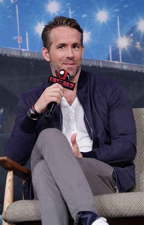 Ryan reynolds ретвитнул(а) deadline hollywood. Ryan Reynolds promotes Deadpool and demands a f-cking zipper