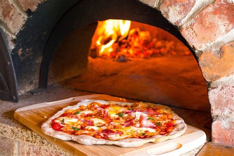 5 Hot Tips For Working Your Wood Fired Pizza Oven Like A Pro Pizza