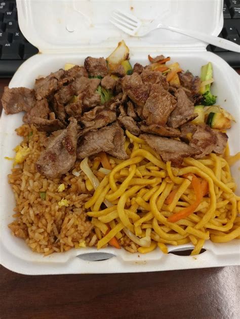 This is a reliable japanese hibachi and sushi establishment that highlights the americanized approach to traditional japanese dishes. Hibachi Japanese Cuisine - Restaurant | 492 W Market St B ...