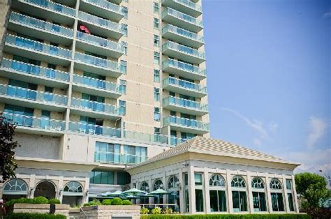 The Waterside Inn Updated 2018 Prices Reviews And Photos Mississauga