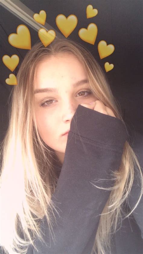 Pin By 𝑀𝑖𝑙𝑑𝑟𝑒𝑑 𝑅𝑜𝑗𝑎𝑠 On Snapchat Blonde Girl Selfie Blonde Girl