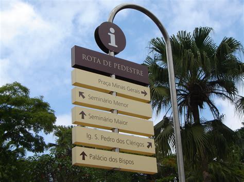 As Placas De Identificação De Atrativo Turístico Têm Por Objetivo
