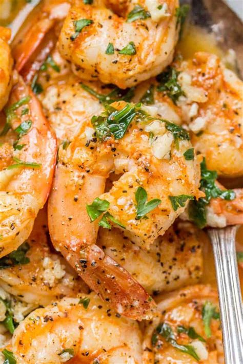 This shrimp scampi recipe is the best way to make easy look elegant with large shrimp bathed in a garlicky, lemony butter sauce dished up as an appetizer or served as a main with pasta, zucchini. EASY Shrimp Scampi Recipe - Valentina's Corner