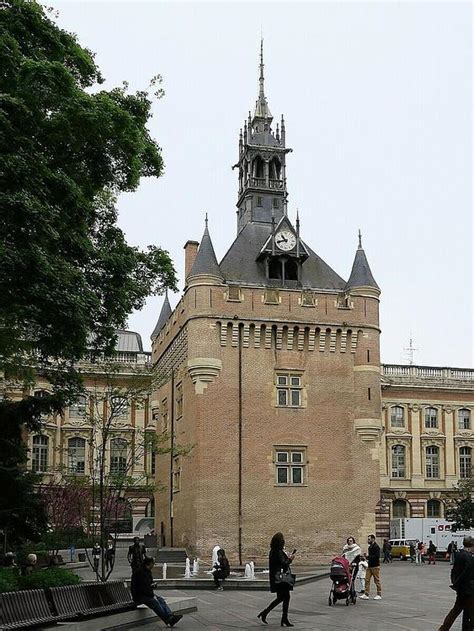 Donjon du Capitole Lieux à voir et quoi visiter à Toulouse