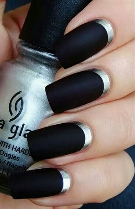 Las uñas acrílicas negras toman esa inspiración y la ponen en una hermosa uña oscura. Matte magic - Uñas en Madrid, manicura, gel y acrílicas ...