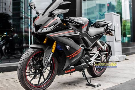 The yamaha r15 v3 is one of the most popular motorcycles from the japanese brand in india since its launch. Meet Yamaha R15 V3 'Benny Bunny' Matte Black Edition by Decal46