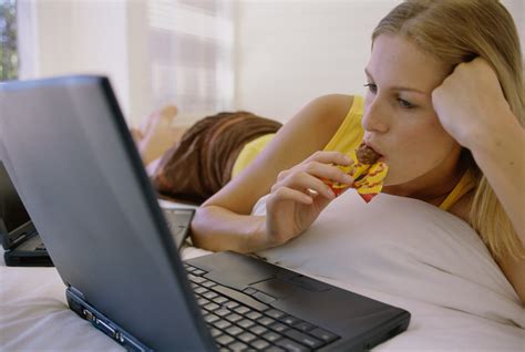 Sometimes a walk before bedtime will encourage sleeping. Is eating before I sleep sabotaging my weight loss ...