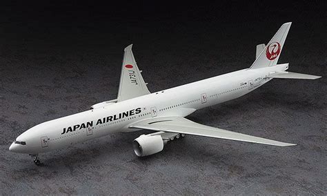 1200 Japan Airlines Boeing 777 300er Plastic Model