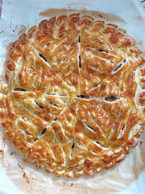FloViCook Tourte feuilletée au canard confit- champignons -marron