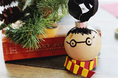 They're so cute with the potion bubbling up and over the top of the cauldrons. DIY Harry Potter Christmas Ornament - Life. Family. Joy