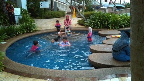 With a private swimming pool and play house for the young ones. Port Dickson - Pantai Terbaik Untuk Mandi