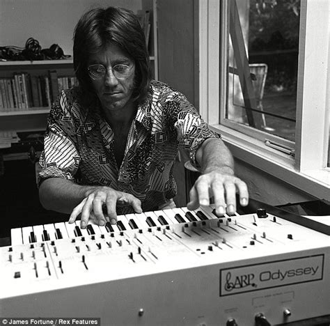 The Doors Founding Member Ray Manzarek Dies At 74 Daily Mail Online