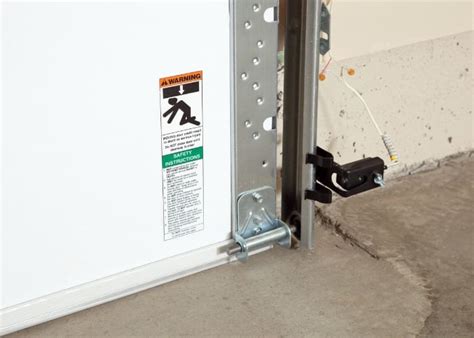 How To Align Garage Door Sensors In 2022 Rethority