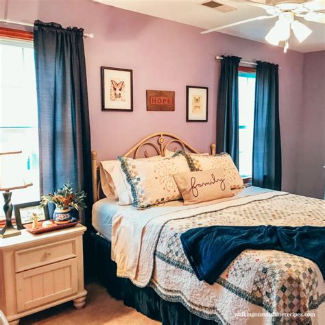 As the focal point, you want to make sure they say all the right the timeless aesthetic and craftsmanship means this bed will welcome years of guests through your doors. How to Create an Inviting Comfortable Guest Room | Walking ...