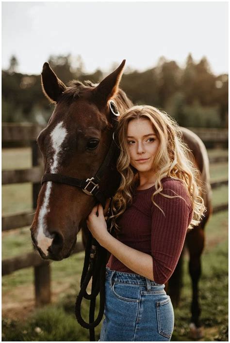 20 Beautiful Horse Girl Photography Outfits And Poses Ideas Look Pro