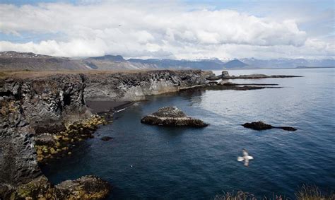 30 Iceland Photos Of Its Rugged Landscapes And Natural Wonders