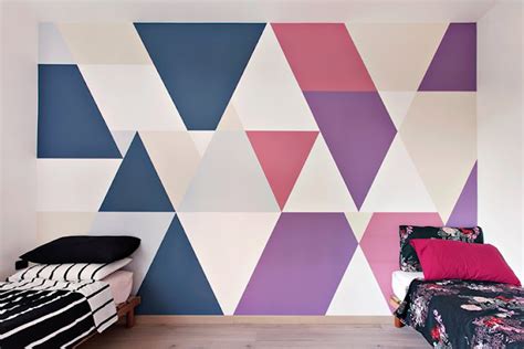 Appartamento Con Forme Geometriche Color Pastello Sulle Pareti By