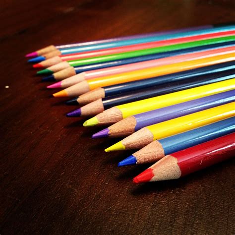 Pencil Crayons Pencil Crayon Crayons Colored Pencils Supplies