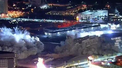 Video Las Vegas Iconic Riviera Hotel Is Imploded Newshub