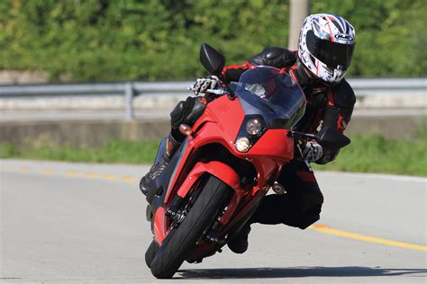 Explore hyosung gt250r price in india, specs, features, mileage, hyosung gt250r images, hyosung news, gt250r review and all other hyosung bikes. 2016 Hyosung GT250R Review