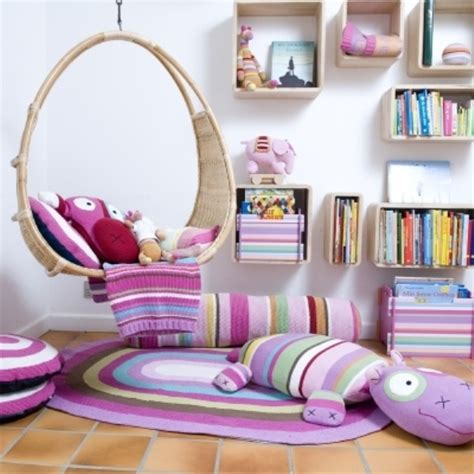 Rooms to go kids are the kid's furniture arm of the florida based furniture retailer rooms to go. 8 Wonderful Suspended Chairs For A Children's Room ...