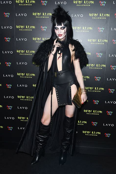 Their looks, of course, were complete with green prosthetics for an authentic ogre look. Heidi Klum Gäste Halloween 2018: Kostüme | Klum, Halloween ...