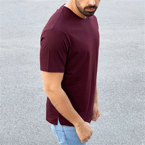 Mens Basic Round Neck T Shirt In Claret Red