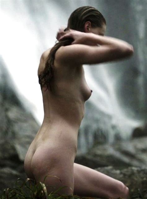 Alyssa Sutherland Nude Pics Página 2