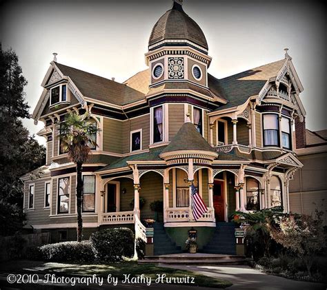 One Of Alamedaa Most Beautiful Victorian Homes Victorian Homes Old