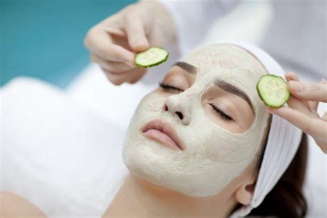 Diy Healing Cucumber Facial Masks Cucumber On Eyes Cucumber Mask