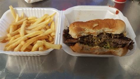 Gross Burgers Danville Restaurant Reviews Photos And Phone Number