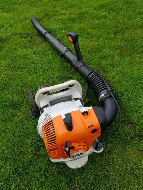 The leaf blower helps you to remove leaves from the lawn in autumn. STIHL BR 200 BACK PACK LEAF BLOWER | in Colchester, Essex | Gumtree