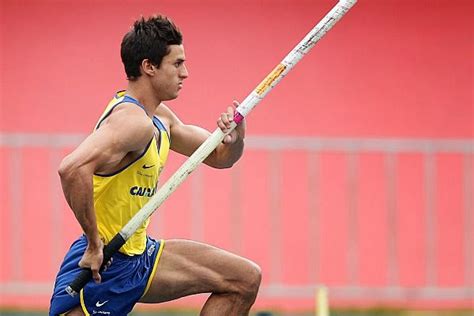 Joana costa erra três vezes e está eliminada no salto com vara. ESPORTE OLÍMPICO BRASILEIRO •••: ATLETISMO- SALTO COM VARA ...