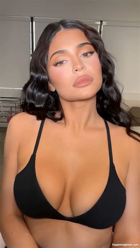 Kylie Jenner Kyliejenner Nude Onlyfans Leaks The Fappening
