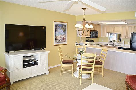 Beachside fun off the coast of florida. Vacation Hutchinson Island - Rent this Resort Villa ...