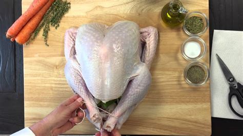 How To Truss A Thanksgiving Turkey Quick And Easy Youtube