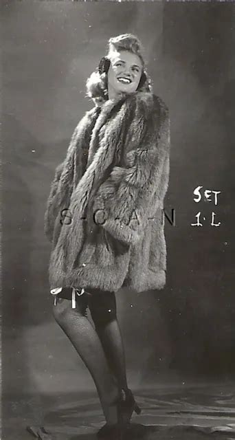 ORIGINAL VINTAGE SEMI Nude S S Pinup RP Blond Nothing On But A Fur Coat PicClick UK