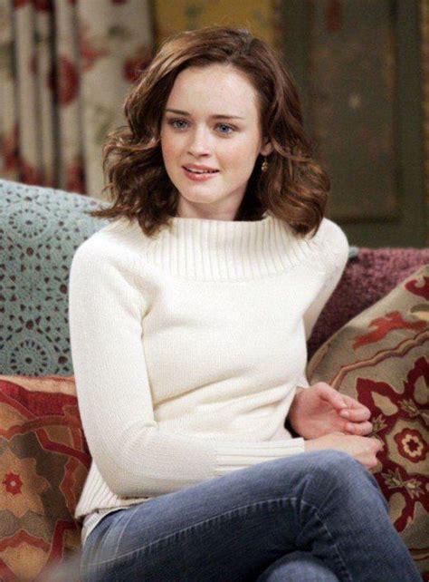 Rory Gilmores Top Ten Outfits From Gilmore Girls Reelrundown