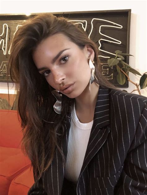 6 Products That Emrata Relies On For Supermodel Skin Emily
