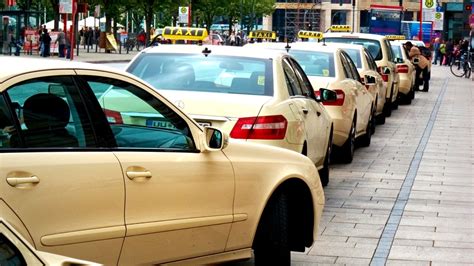 Taxis Wegen Corona Immer Weniger Taxis In Hamburg Ndr De Nachrichten