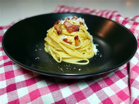 Spaghetti Alla Carbonara Oryginalny Włoski Przepis Krok Po Kroku