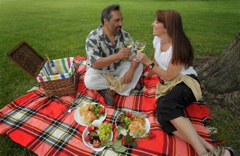 Create A Few Memories By Surprising Your Significant Other With A Romantic Picnic For Two