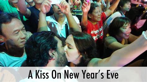 A Kiss On New Year S Eve Awesome Wave Youtube