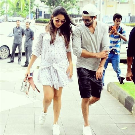 mira rajput shares how she walks during her pregnancy every pregnant woman will relate to it