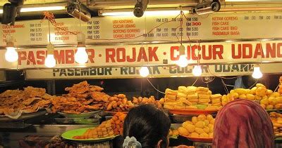 What to eat in penang?a truly penang street food pasembur rojak as this delicious snack sold by the roadside along lebuh. HaPPiNeSS of LiFe ‿ : Pasembur Cucur Udang Penang