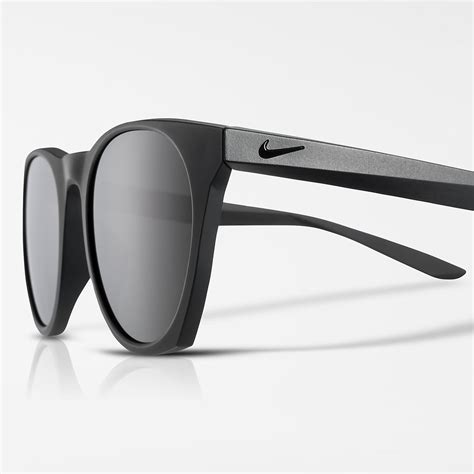 Nike Essential Horizon Sunglasses